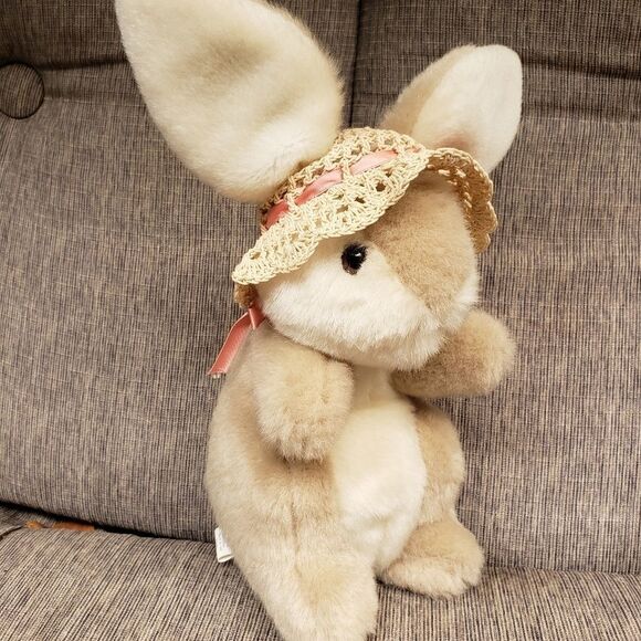 Vintage 1987 bunny rabbit  - Picture 1 of 9